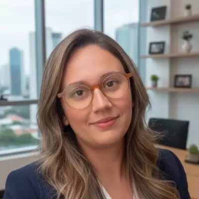 Paula Neves Abud